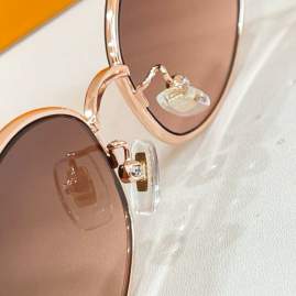 Picture of Louis Vuitton Sunglasses _SKUfw80916452fw